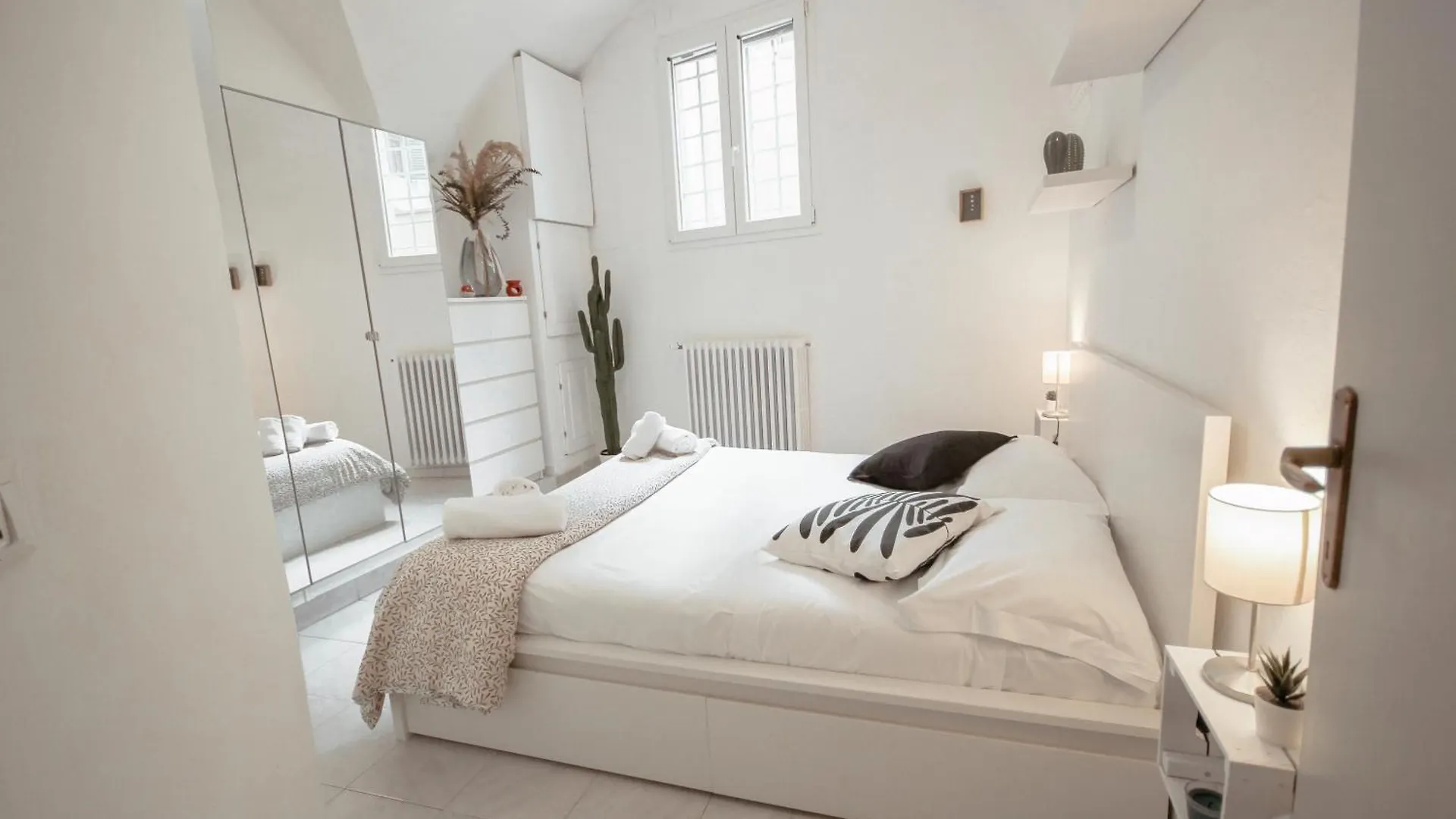 Oltrarno Charm Apartment Florence