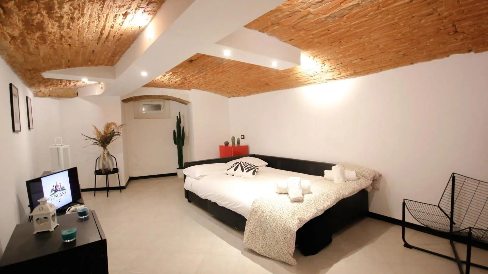 Oltrarno Charm Apartment Florence